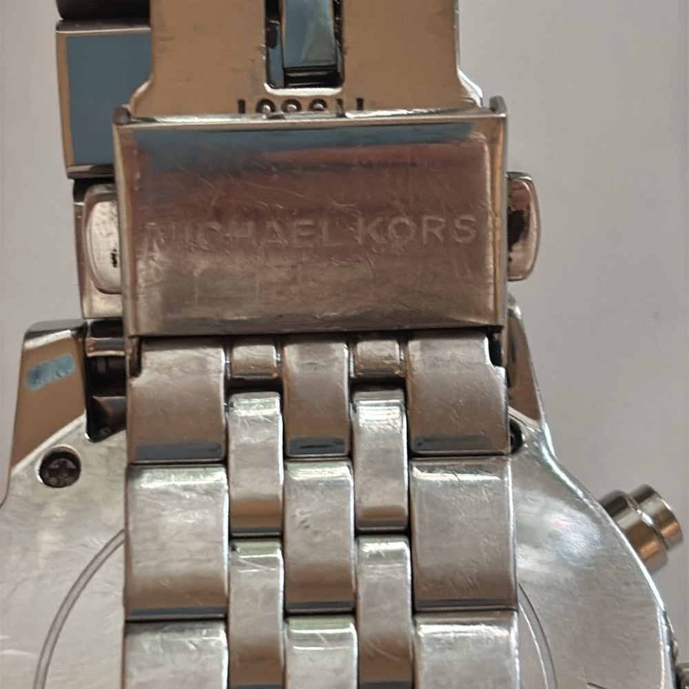 MICHAEL KORS Ritz Chronograph chrome date watch 5020 EUC - Picture 5 of 12